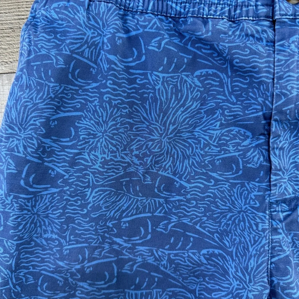 Vineyard Vines Ian and Shep Mens Jetty Shorts Navy Blue Fish‎ Pattern M Coastal